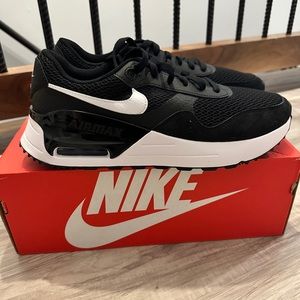 Men’s Nike Air max system size 11 new in box
